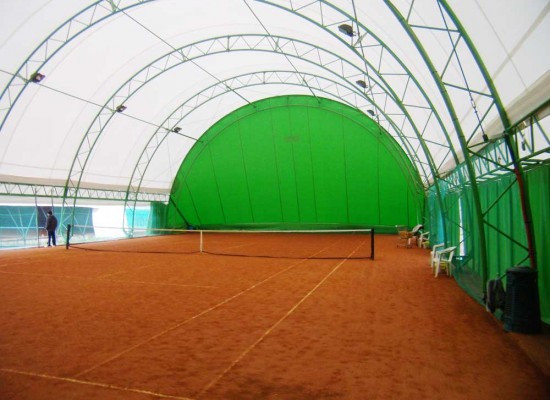 la copertura di un campo da tennis...