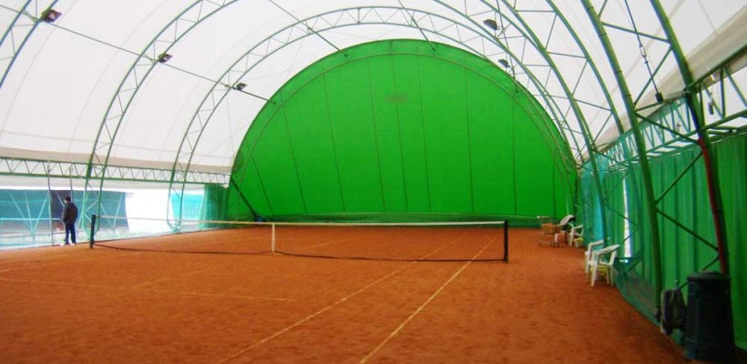 la copertura di un campo da tennis...